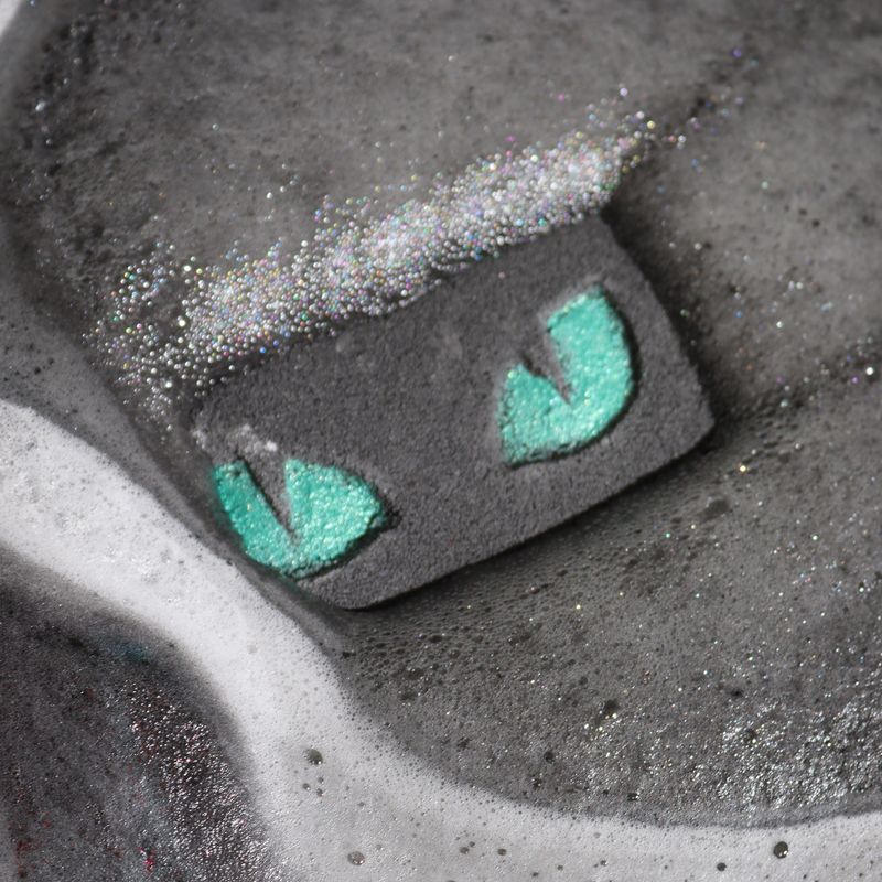 Cats Eyes Halloween Bath Bomb 80g