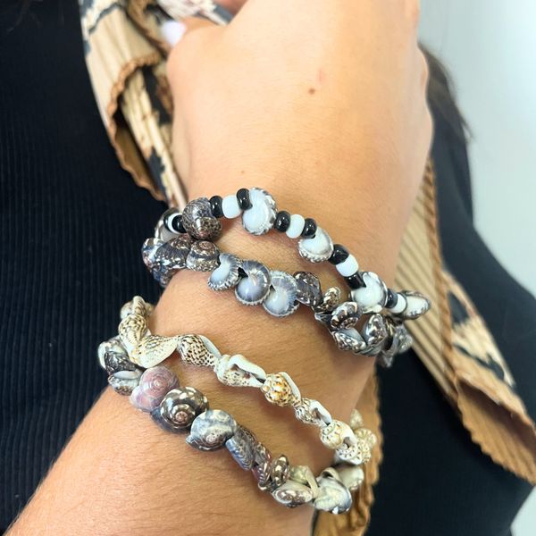 Handmade Friendship Bracelets - Tiny Besti Beach Shells (asst)