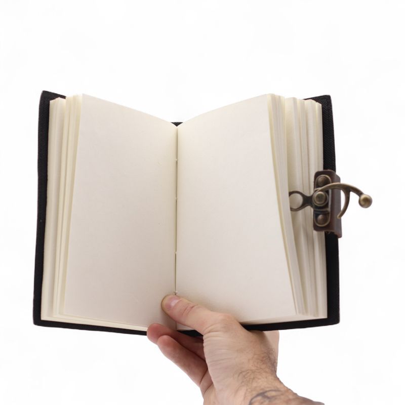 Leather Printed Notebook – Never Give Up On Your Dreams - 17.8×12.7 cm
