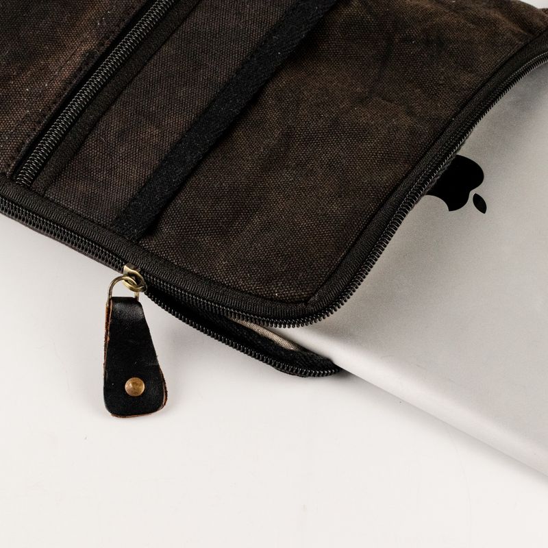 Stonewash Tablet Pouch - Charcoal