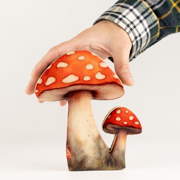 Wooden House Plants - Medium Redcap Mushroom