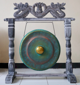 Medium Gong in Stand - 50cm - Greenwash
